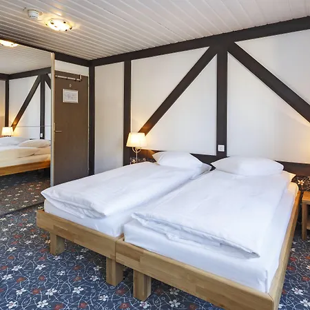 ダービー　スイス　クオリティ　ホテル